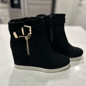 Thalia Sodi Black Ankle Booties with white sole New New New